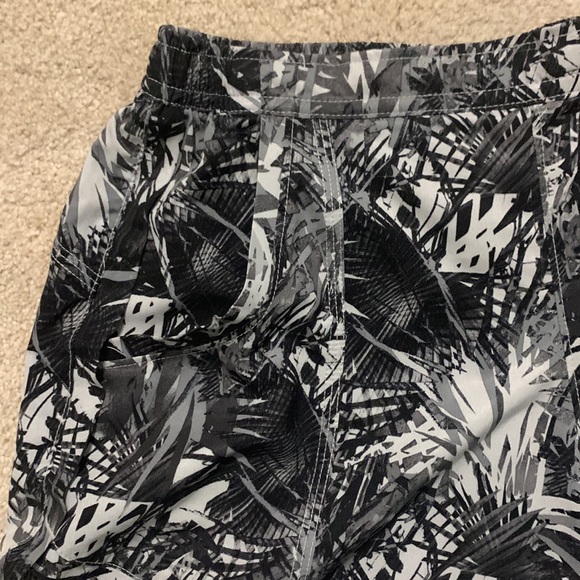 Athleta running shorts - Picture 3 of 4